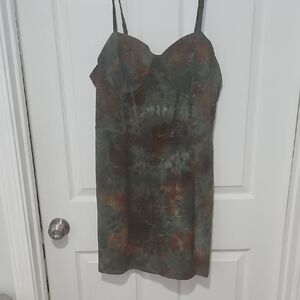 Chic Forest and Earth Toned Midi Dress